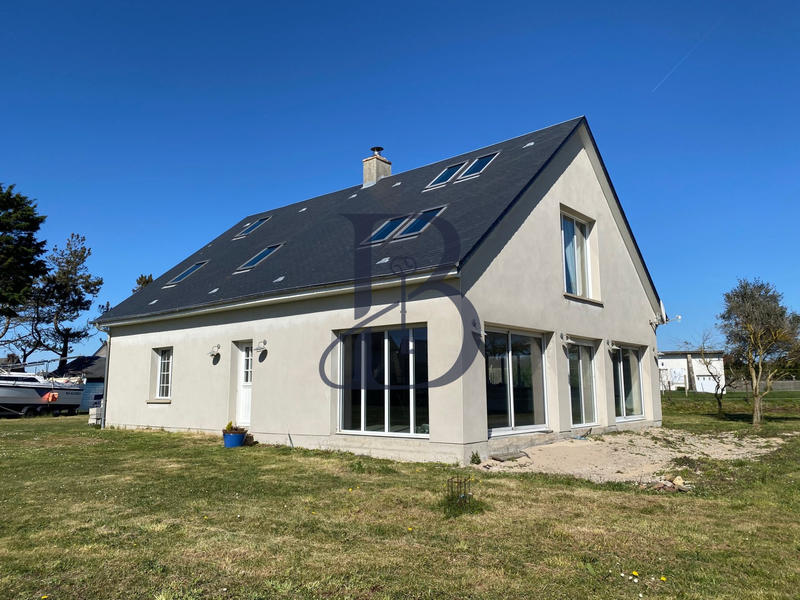 Maison - 195 m² - 8 pièces