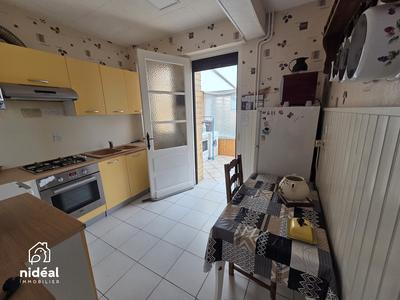 Maison - 92 m² - 5 pièces