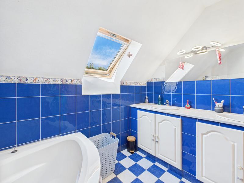 Maison - 161 m² - 8 pièces