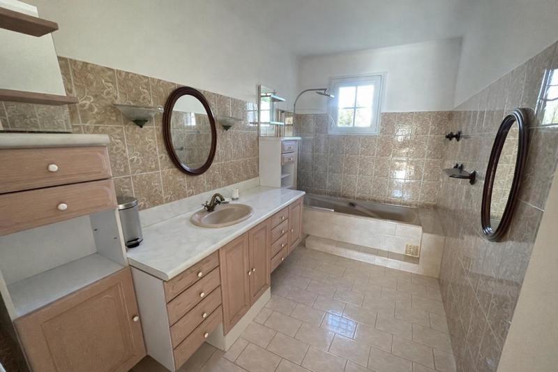 Villa - 293 m² - 8 pièces