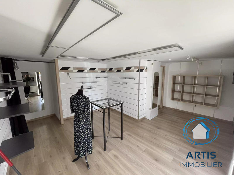 Local commercial - 77 m² - 3 pièces