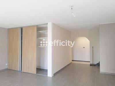 Appartement - 92 m² - 5 pièces
