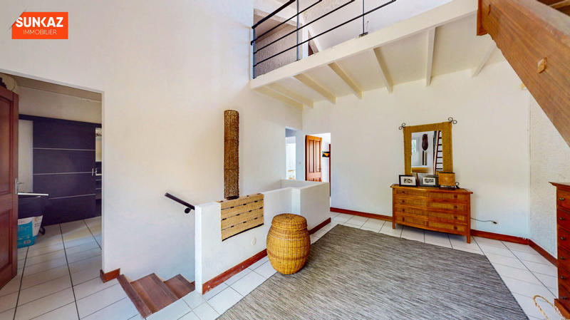 Maison - 240 m² - 6 pièces