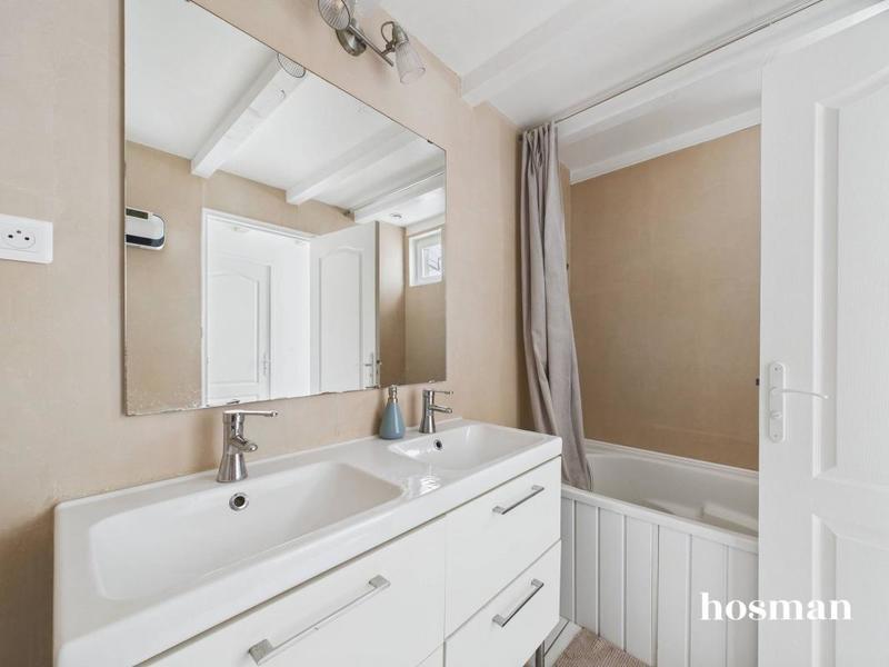 Maison - 98 m² - 4 pièces