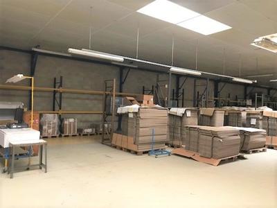 Local commercial - 4 000 m² - 20 pièces