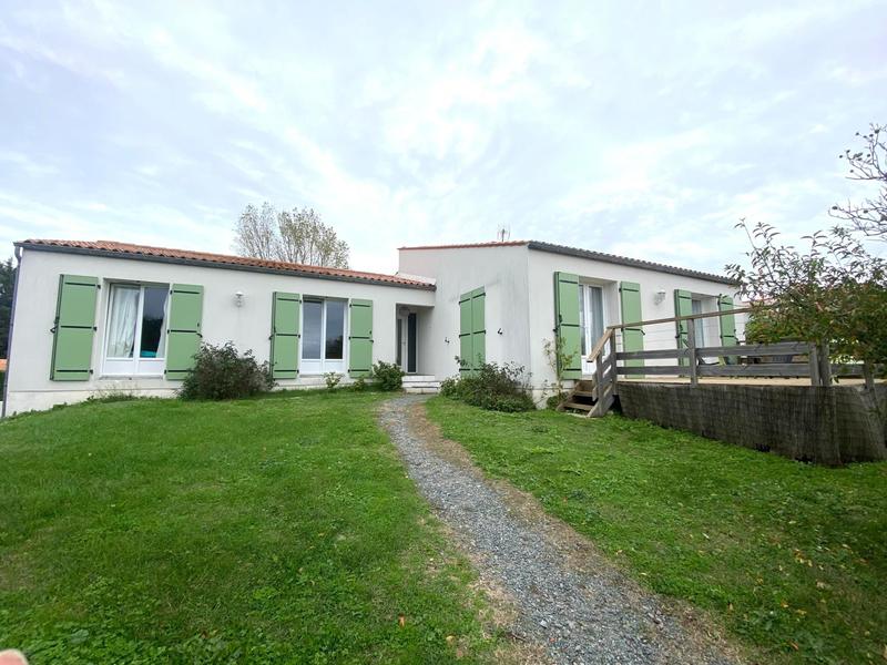 Maison - 219 m² - 9 pièces