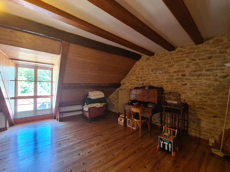 Maison - 203 m² - 9 pièces