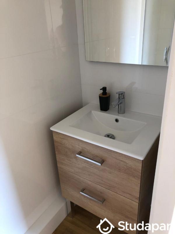 Chambre - 9 m² - 1 pièce