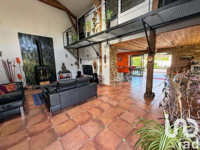 Maison - 212 m² - 5 pièces