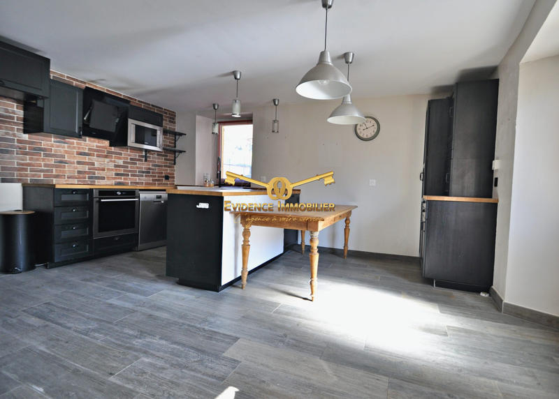 Maison - 161 m² - 7 pièces