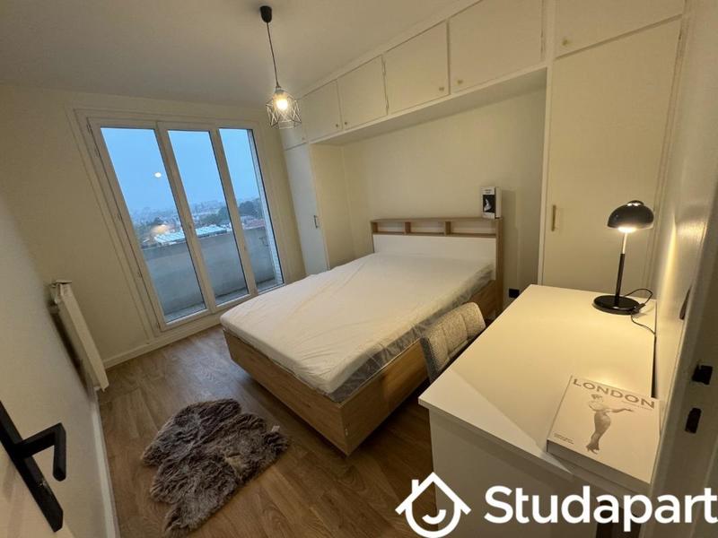 Chambre - 11 m² - 1 pièce