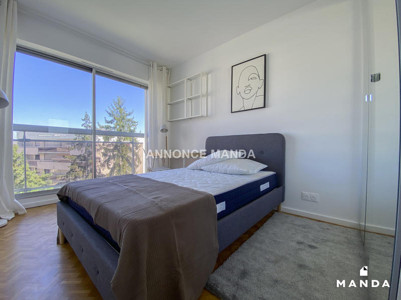 Chambre - 10 m² - 7 pièces