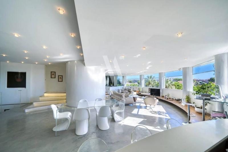 Appartement - 330 m² - 6 pièces