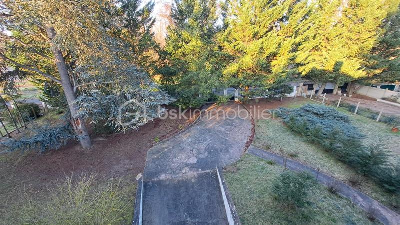 Propriété - 230 m² - 10 pièces