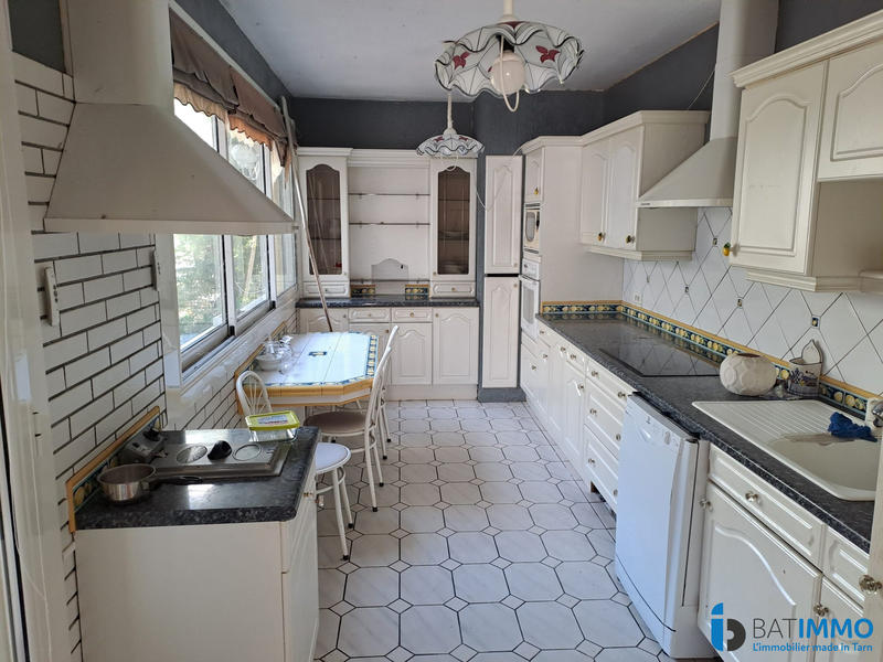 Maison - 200 m² - 10 pièces