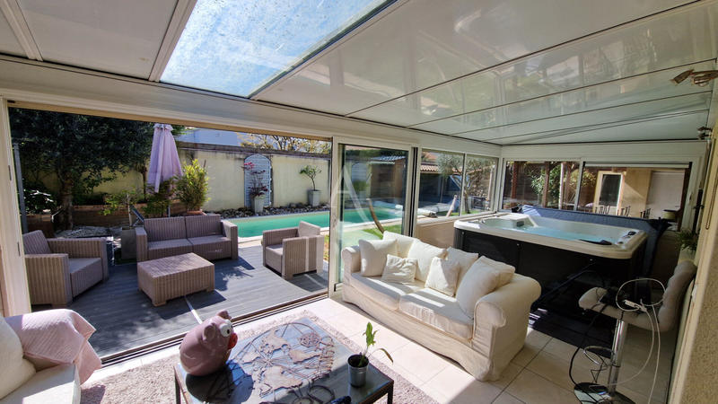 Maison - 180 m² - 7 pièces