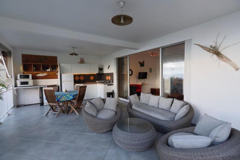 Demeure - 121 m² - 9 pièces