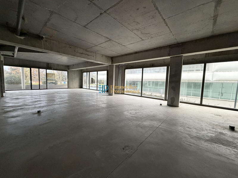 Local commercial - 218 m²