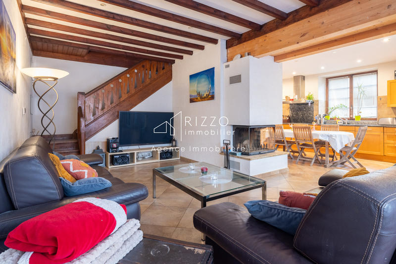 Maison - 260 m² - 9 pièces