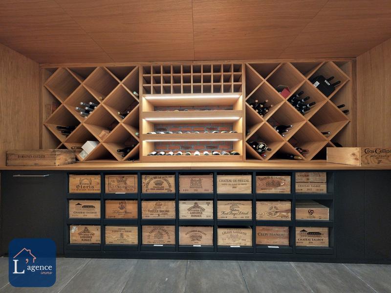 Appartement - 257 m² - 6 pièces