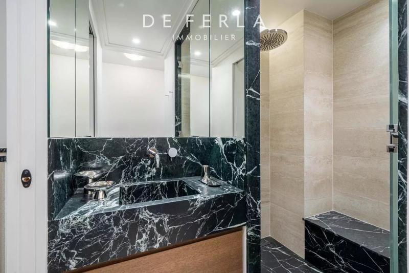 Loft - 320 m² - 8 pièces