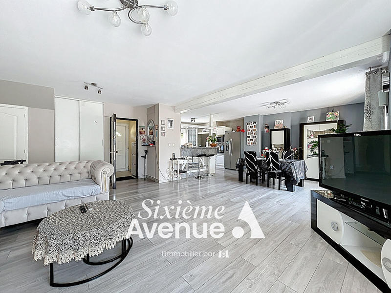 Maison - 186 m² - 8 pièces