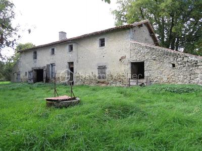 Maison ancienne - 1 140 m² - 2 pièces