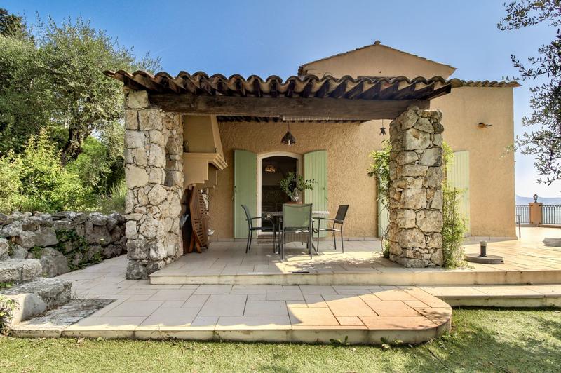 Maison - 230 m² - 7 pièces