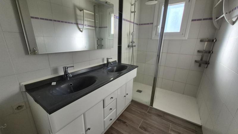 Maison - 99 m² - 5 pièces