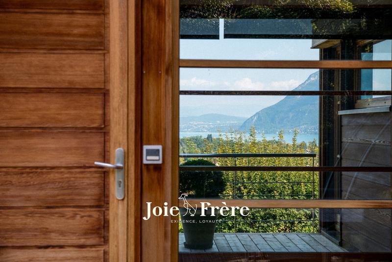 Villa - 233 m² - 8 pièces