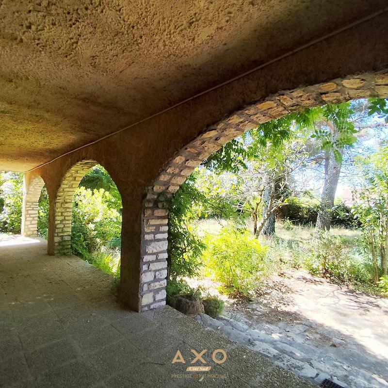 Maison - 242 m² - 9 pièces