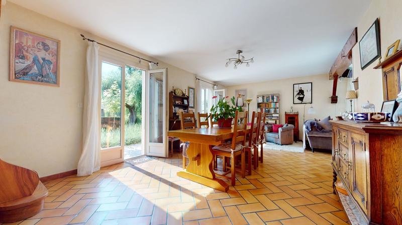 Maison traditionnelle - 177 m² - 6 pièces