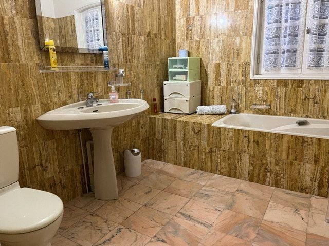 Maison traditionnelle - 270 m² - 6 pièces