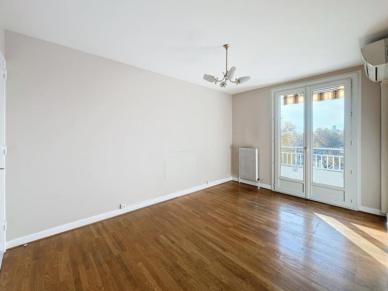 Appartement - 98 m² - 5 pièces