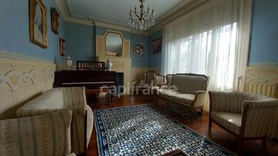 Maison bourgeoise - 239 m² - 11 pièces