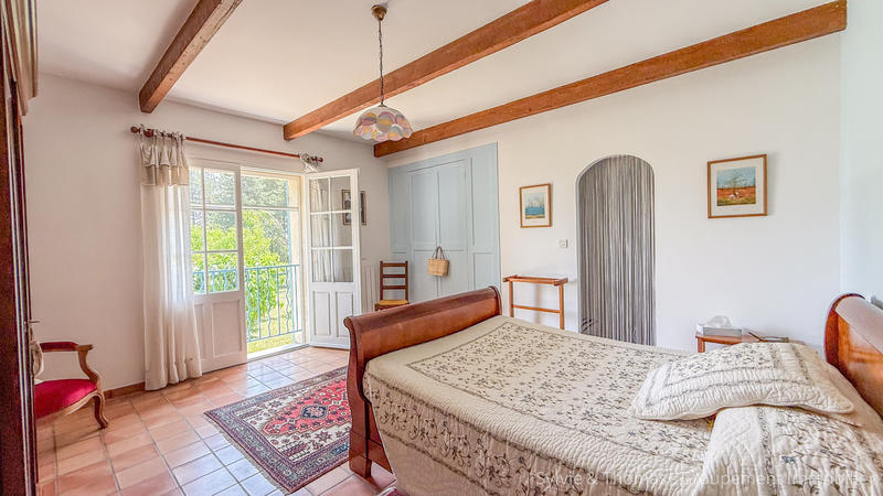 Mas - 327 m² - 8 pièces