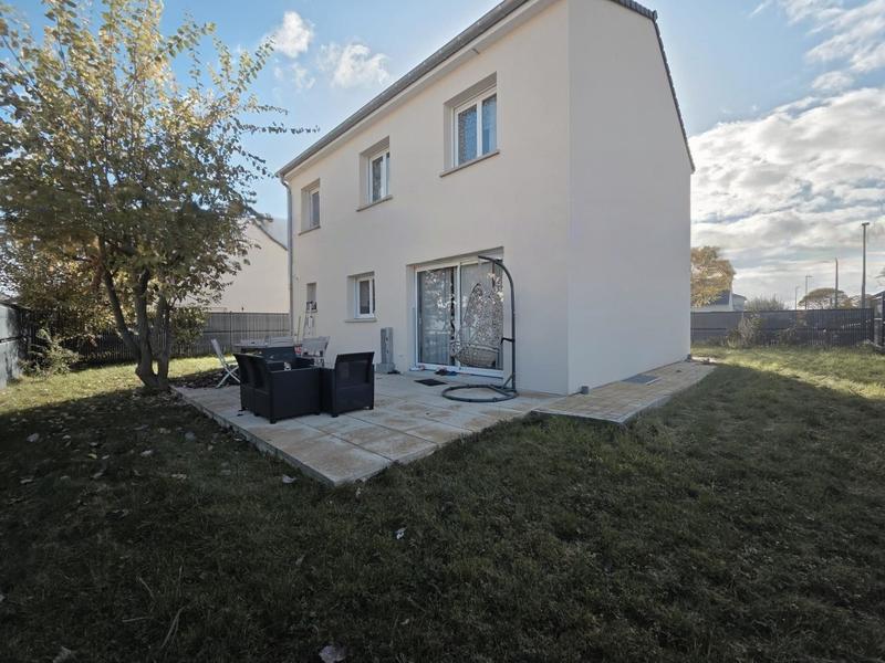 Maison - 122 m² - 8 pièces