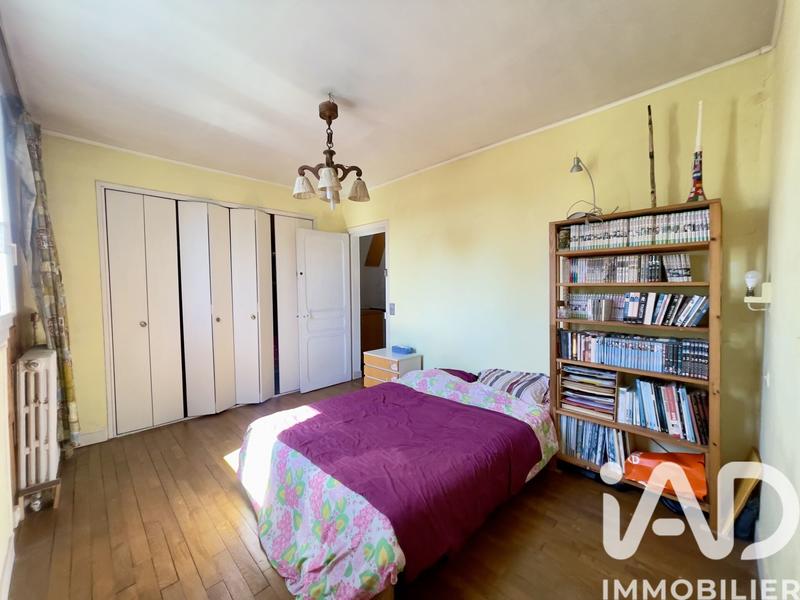 Maison - 225 m² - 9 pièces