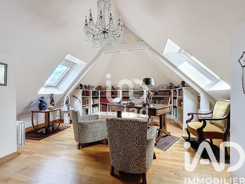 Maison - 320 m² - 10 pièces