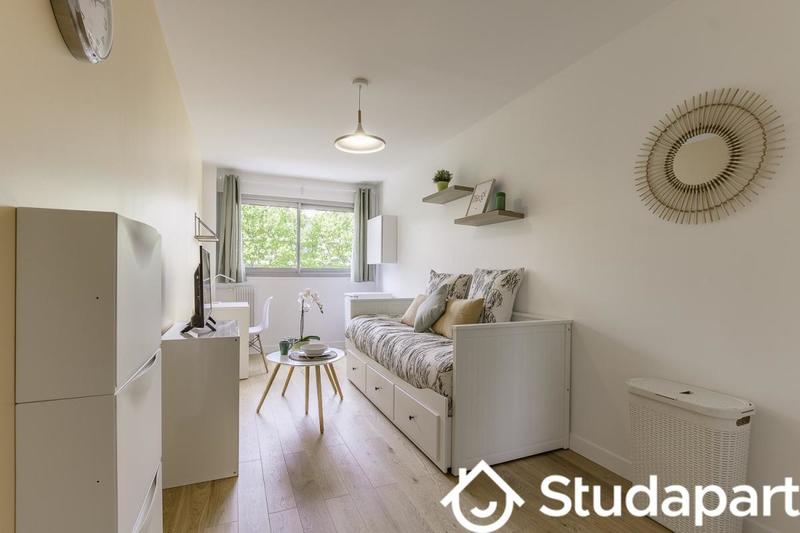 Chambre - 12 m² - 1 pièce