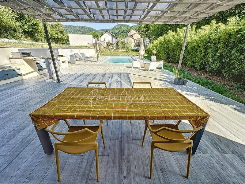 Villa - 196 m² - 5 pièces