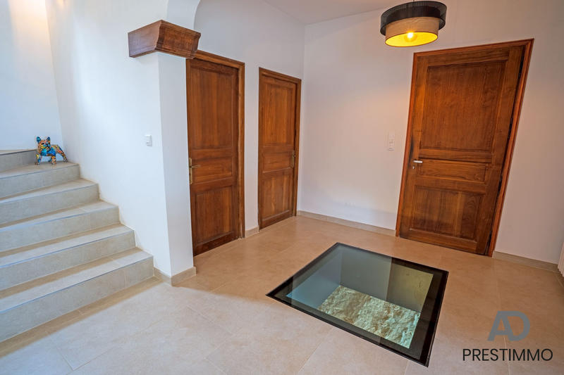 Villa - 238 m² - 6 pièces