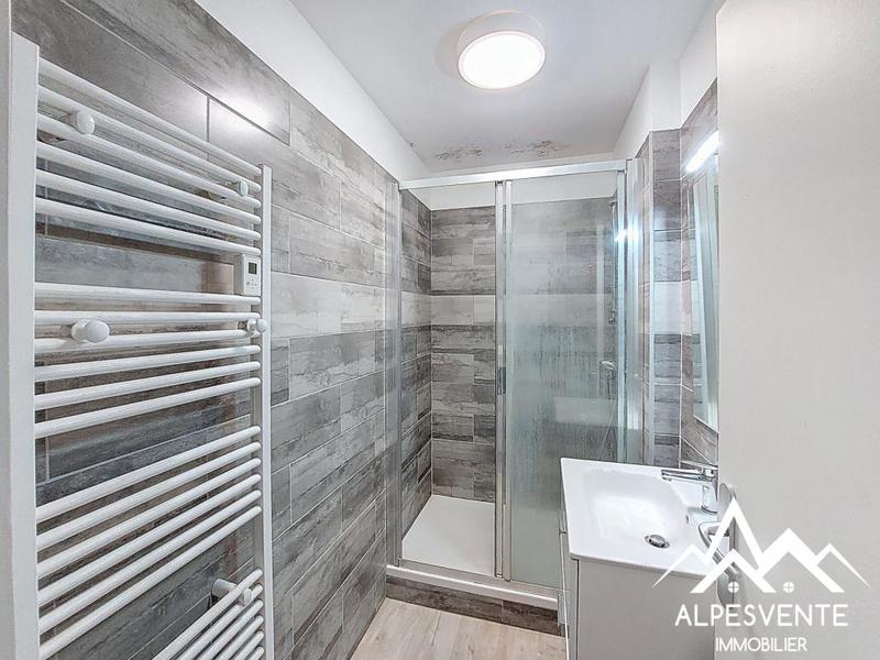 Maison - 225 m² - 10 pièces