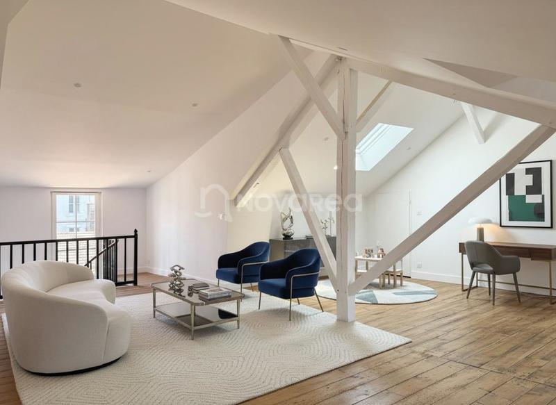 Maison de ville - 247 m² - 7 pièces