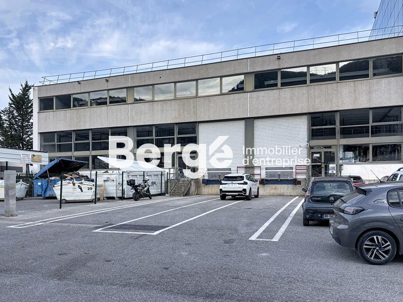 Local d'activités - 1 966 m²