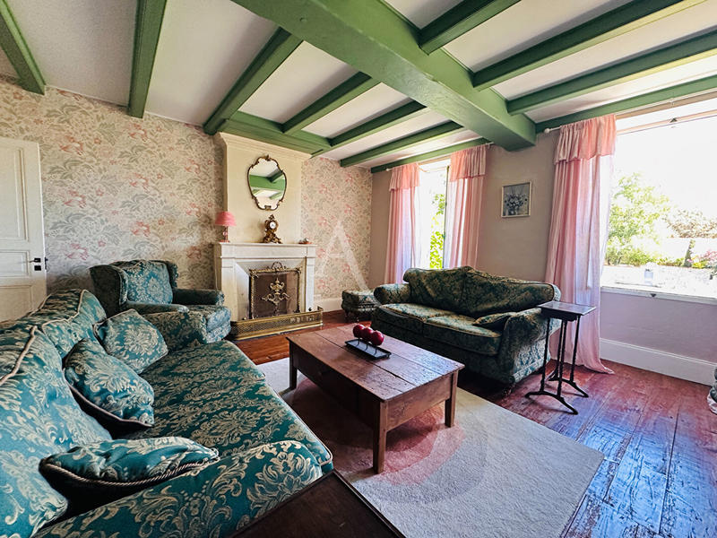 Demeure - 333 m² - 12 pièces