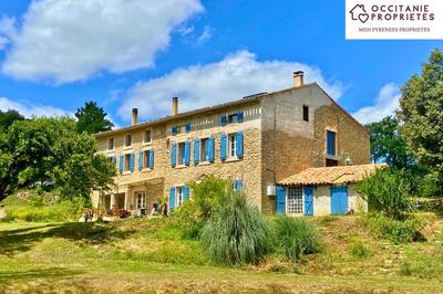 Propriété - 253 m² - 5 pièces