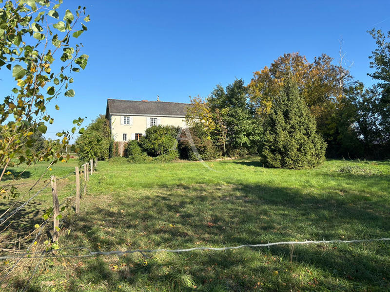 Maison - 241 m² - 8 pièces