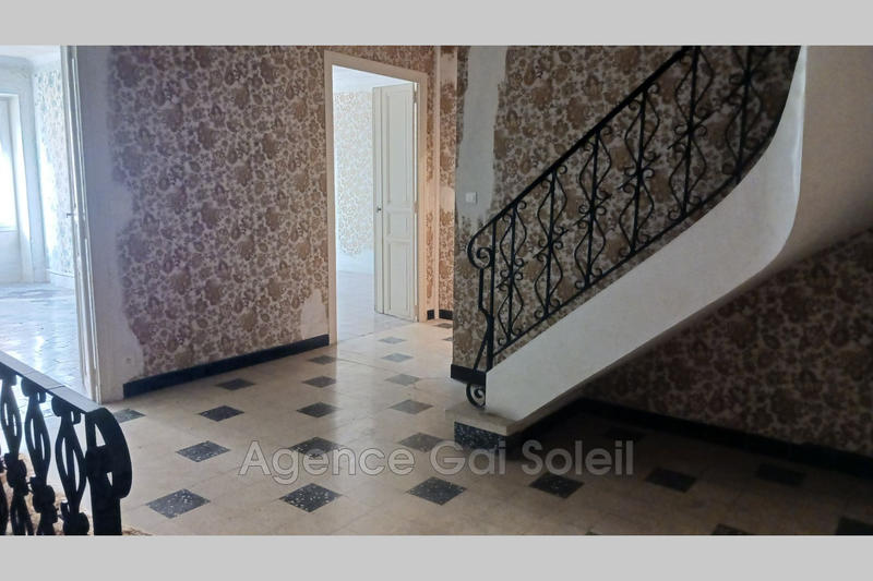 Maison - 290 m² - 6 pièces