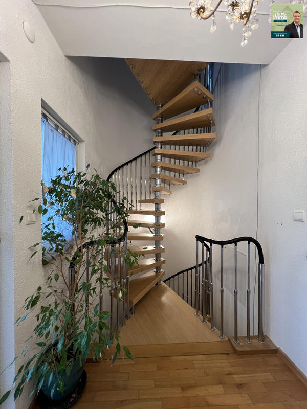 Maison - 349 m² - 12 pièces